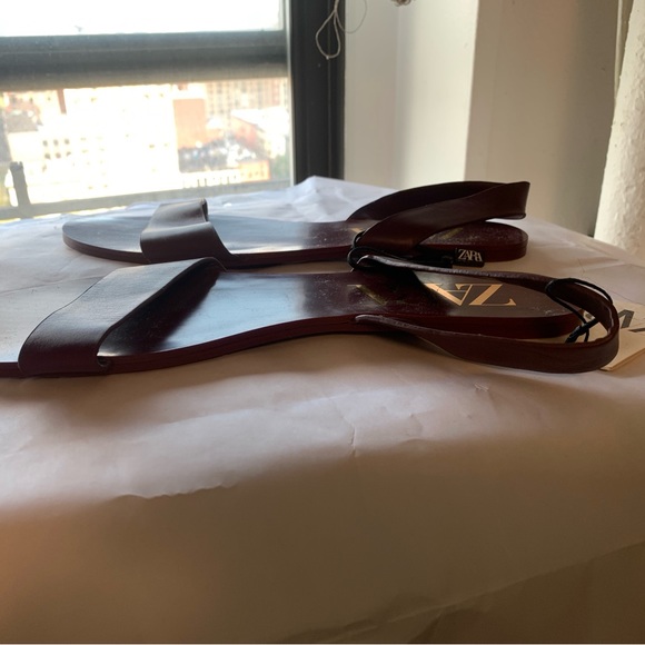 Zara Burgundy Sandals - Picture 4 of 11